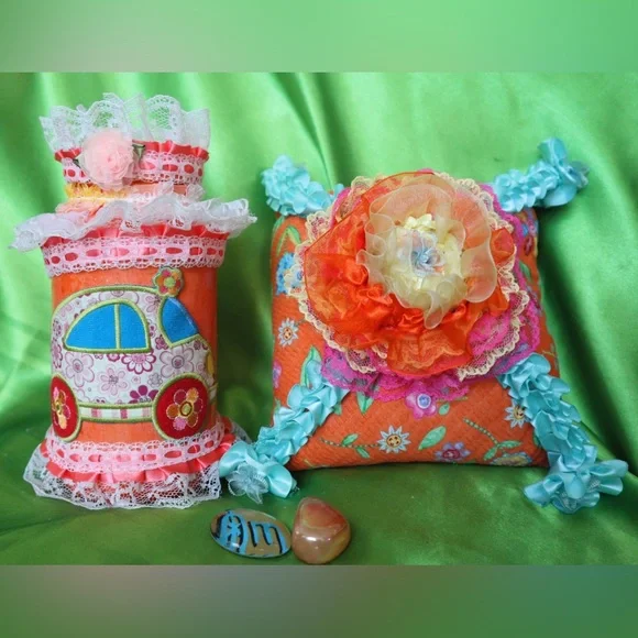 Hand Crafted VW Bug Gypsy Jar&Flower Power Pillow Set 60s Beachy Floral Aroma - Picture 1 of 13